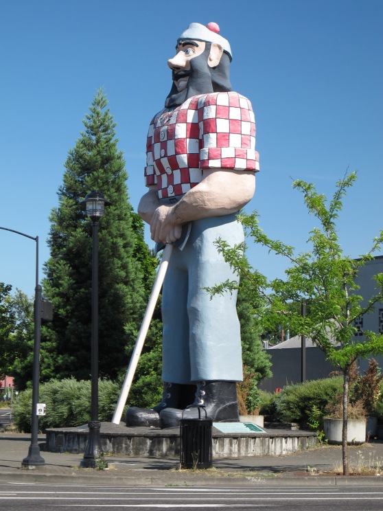 Paul Bunyan statue in  Kenton